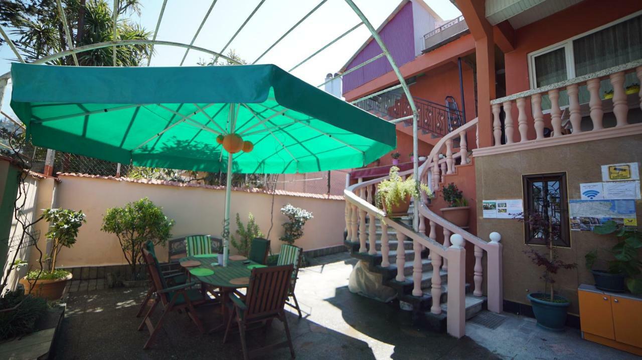 Nikas Guest House 바투미 외부 사진